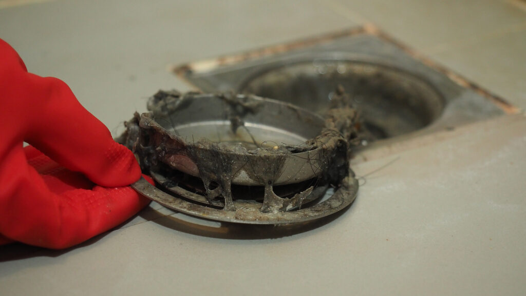 How to Choose The Right Drain Cleaning Method For Your Pipes: A Comprehensive Comparison